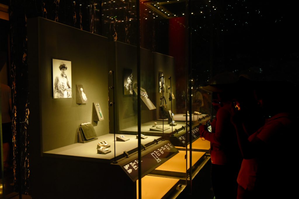 Decoding the Language of Light: A Designer’s Guide to CRI, CCT, and Lumens