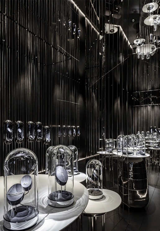 Beyond Illumination: Why Luxury Brands Are Investing in Immersive Lighting