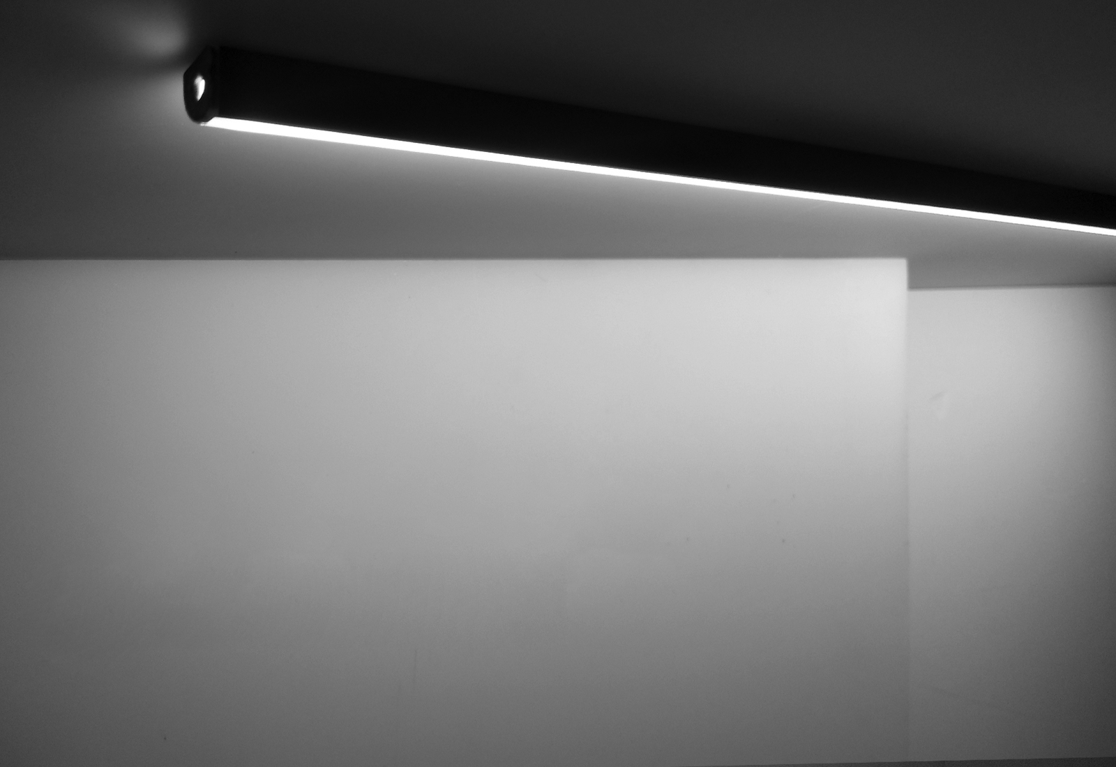 SP-18230 Highlight Linear Light gallery image